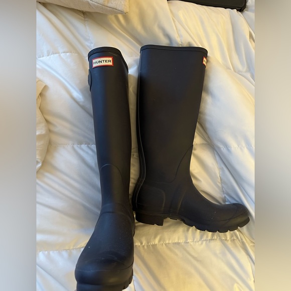 Tall navy women’s hunter boots - Picture 2 of 3